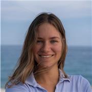 Diplômée en école de cinéma et photographe indépendante, je donne des cours à distance de photographie allant de la technique à l'artistique